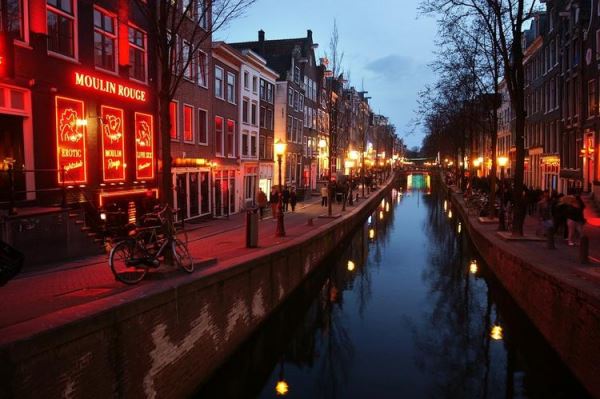 <br />
В Амстердаме достраивают новый Квартал Красных Фонарей за пределами центра города<br />

