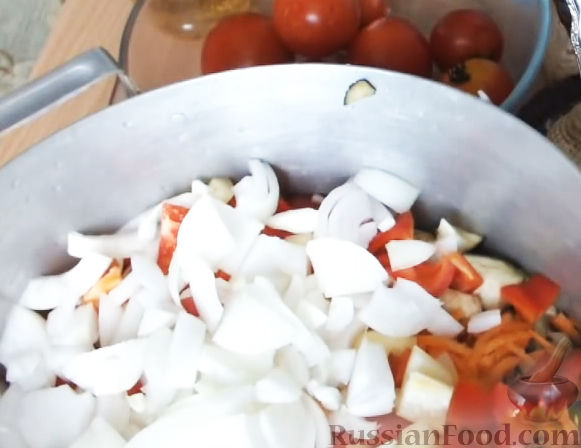 Баклажаны маринованные с помидорами и перцем