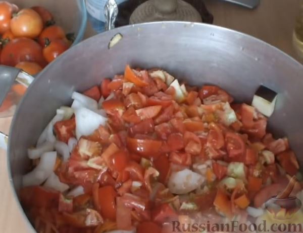 Баклажаны маринованные с помидорами и перцем